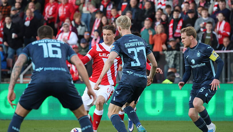Die Löwen verlieren verdient 0:3 gegen den FC Energie Cottbus. Die Löwen verlieren verdient 0:3 gegen den FC Energie Cottbus.