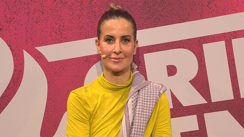Charlotte Engelhardt überrascht bei "Grill den Henssler Sommer-Spcial" (VOX) mit einer pikanten Enthüllung. Charlotte Engelhardt überrascht bei "Grill den Henssler Sommer-Spcial" (VOX) mit einer pikanten Enthüllung.