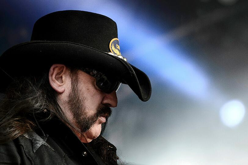 &bdquo;Ich führe ein gesundes Leben. Bis auf den Alkohol und die Drogen&ldquo;: Jetzt ist Motörhead-Boss Lemmy Kilmister tot.