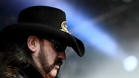 &bdquo;Ich führe ein gesundes Leben. Bis auf den Alkohol und die Drogen&ldquo;: Jetzt ist Motörhead-Boss Lemmy Kilmister tot.
