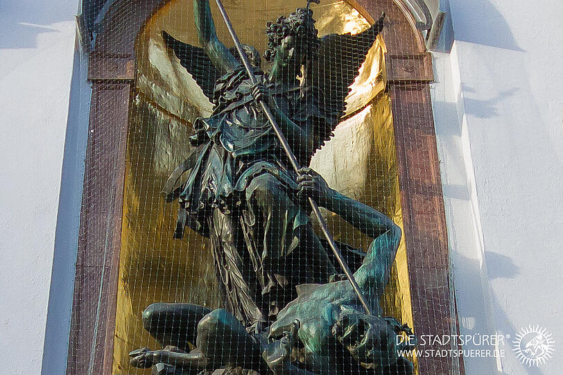 Ort der Mystik: Gelegen am Südrand des Kreuzviertels, stellt die Michaelskirche einen Ort der Geborgenheit dar. Christopher Weidner: &bdquo;Bauherr Wilhelm V. glaubte an Alchemie und Goldmacherei. Das gibt dem Ort zusätzlich etwas Mystisches.&ldquo;