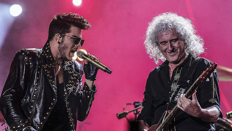 Zwei Generationen, eine Band: Adam Lambert (l) rockt mit Brian May (r) beim Queen-Konzert. (Archivbild) Zwei Generationen, eine Band: Adam Lambert (l) rockt mit Brian May (r) beim Queen-Konzert. (Archivbild)