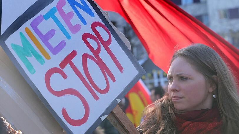 Unbezahlbare Mieten treiben die Menschen auf die Straße. Ein Volksbegehren soll in Bayern Abhilfe schaffen.