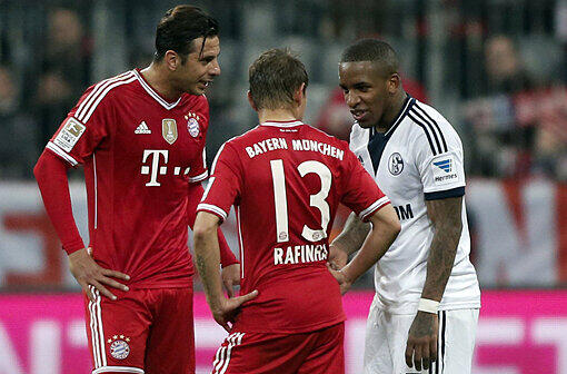 Erst Leistungsverweigerung  - und dann nach dem 1:5 noch Zeit für Späße: Jefferson Farfán (r.) mit Pizarro und Rafinha.