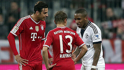 Erst Leistungsverweigerung  - und dann nach dem 1:5 noch Zeit für Späße: Jefferson Farfán (r.) mit Pizarro und Rafinha.