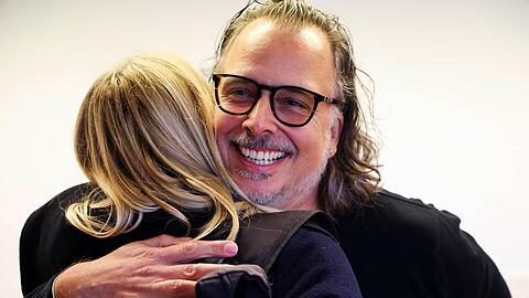 Freude über Erfolg vor Gericht: Unternehmer darf Namen "Likör ohne Ei" verwenden.