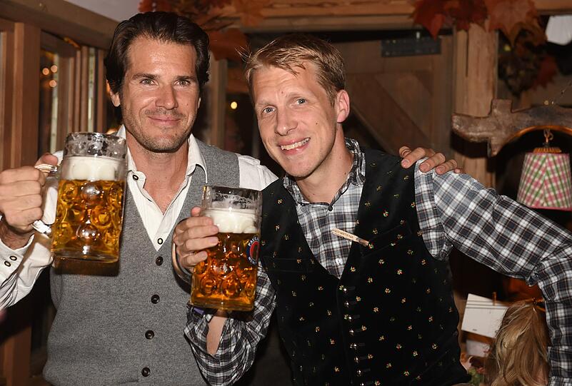 Prost: Haas und Pocher.
