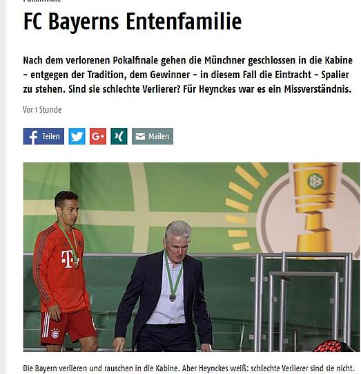 "Frankfurter Rundschau" titelt: "FC Bayerns Entenfamilie", nachdem die Mannschaft fast geschlossen in die Kabine verschwunden ist, statt für den Pokalsieger Spalier zu stehen.