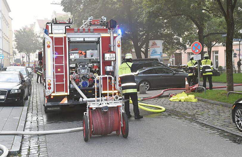 Bei dem Brand erlitt der Mann schwere Verbrennungen und eine Rauchgasvergiftung.