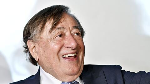Richard Lugner schimpft über homosexuelles Paar im Opernball-Komitee.