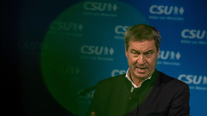 Gerade erst wurde er mit einem Rekordergebnis als Partei-Vorsitzender bestätigt. Doch was geschieht, wenn Markus Söders CSU bei der Landtagswahl am 8. Oktober weniger als 35 Prozent der Stimmen erhält?
