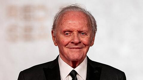 Bekannt ist er als Hollywoodstar, aktuell widmet sich Anthony Hopkins allerdings seiner ersten Liebe.