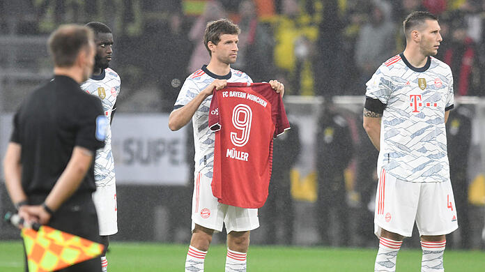 Thomas Müller bei der Schweigeminute für Gerd Müller.