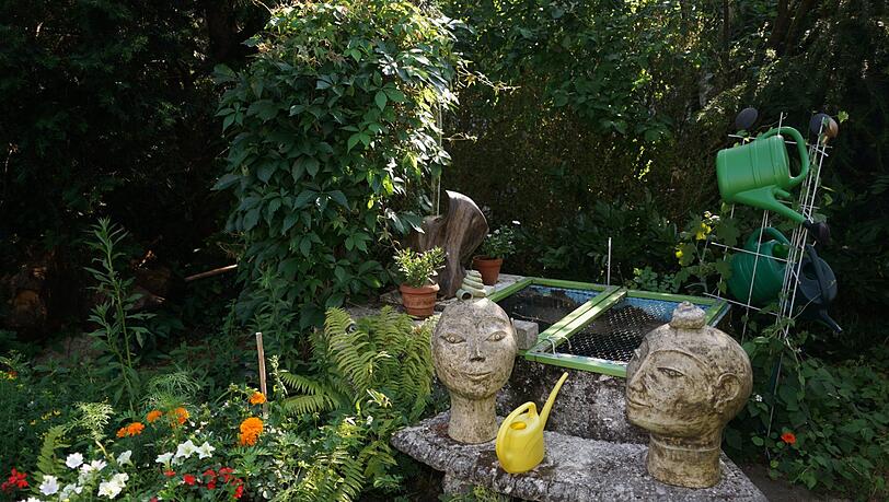 Schöne und beispielhafte Privat-Gärten in München und Umgebung öffnen sich am 30. Juni für Gartenfreunde. Schöne und beispielhafte Privat-Gärten in München und Umgebung öffnen sich am 30. Juni für Gartenfreunde.