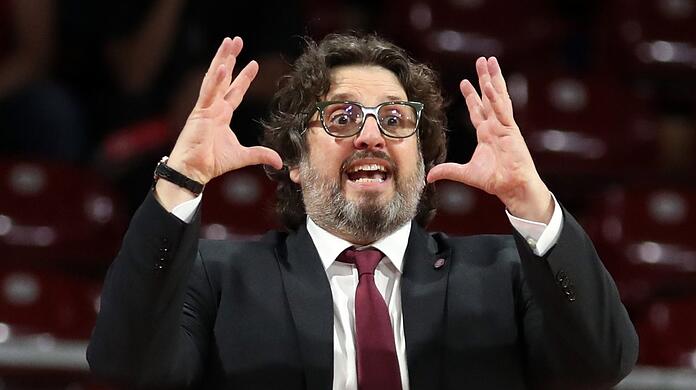 Stress: Andrea Trinchieri und die Bayern sind derzeit im Dauereinsatz, quer durch Europa. Nun steht das Achtelfinale gegen den FC Barcelona an.