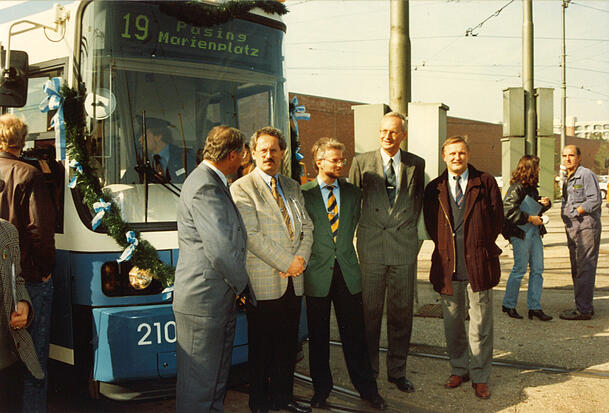 Jungfernfahrt 1994 mit OB Christian Ude und dem damaligen und langjährigen MVG-Chef Herbert König. Jungfernfahrt 1994 mit OB Christian Ude und dem damaligen und langjährigen MVG-Chef Herbert König.