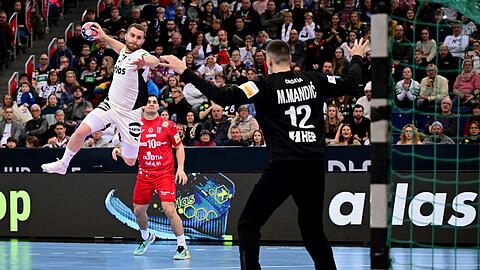 Linksau&szlig;en Lukas Mertens agierte gewohnt treffsicher.