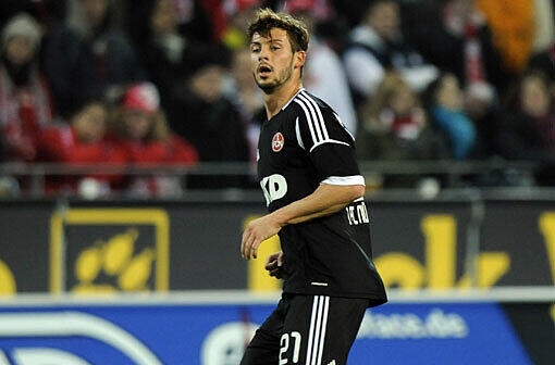 Oberschenkel dicht bei Marvin Plattenhardt.