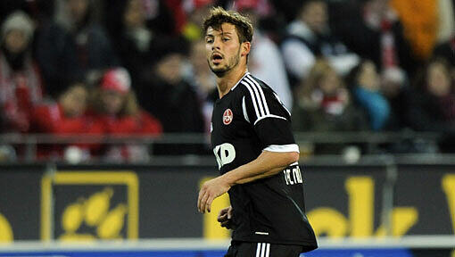 Oberschenkel dicht bei Marvin Plattenhardt. Oberschenkel dicht bei Marvin Plattenhardt.