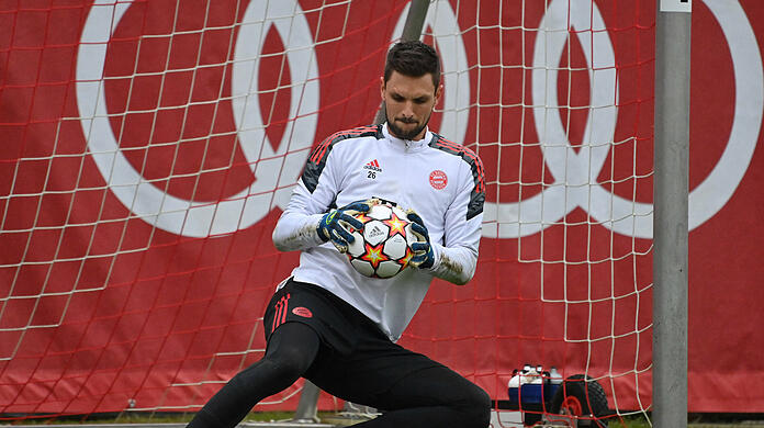 Trainierte am Montag wieder mit dem Team: Sven Ulreich.
