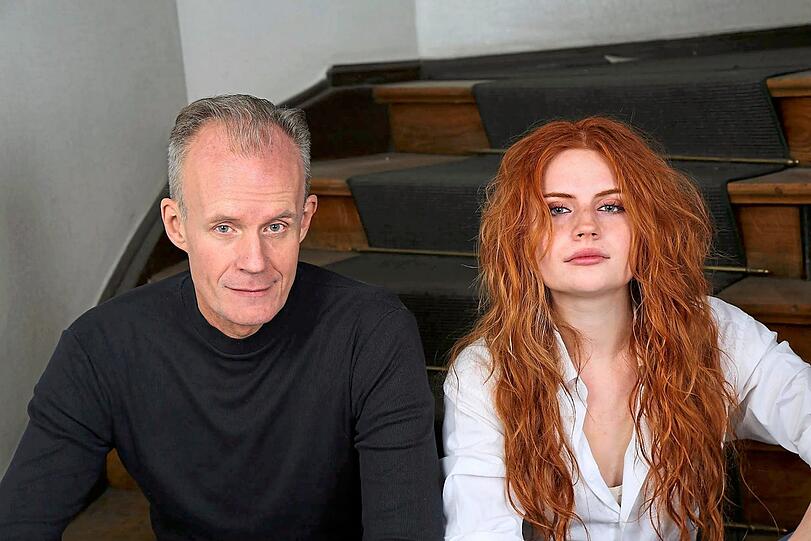 Tochter Toni und Vater Max Uthoff machen nun gemeinsam Kabarett.