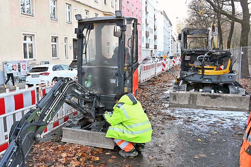 In unmittelbarer Nähe des Deutschen Museums haben in der Nacht zwei Bagger gebrannt.