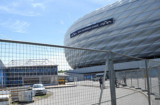 Neue Beleuchtung, neuer Name, und auch sonst ändert sich viel: Zum Champions-League-Finale bekommt die Allianz Arena ein neues Kleid. Wir haben uns schon vorab einmal umgesehen. Ein kleiner Bilder-Rundgang