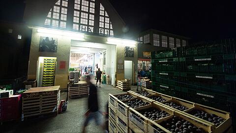 Der Münchner Großmarkt bei Nacht.