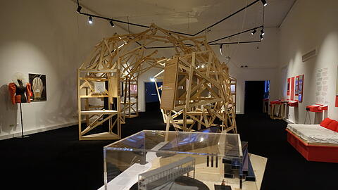 Ein Blick in den Ausstellungssaal im Theatermuseum.