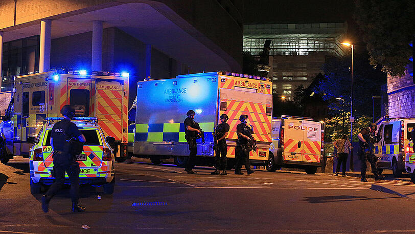Mindestens 19 Tote nach Explosion bei Ariana-Grande-Konzert. Die ersten Bilder vom Ort des mutmaßlichen Terroranschlags.