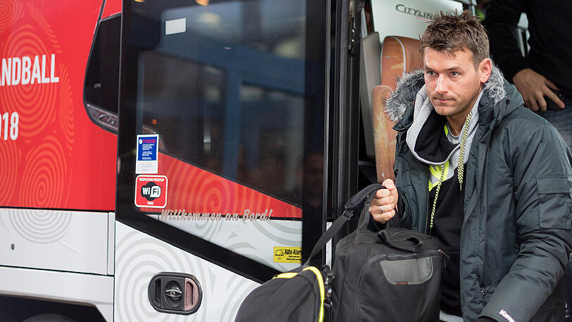 Christian Prokop kann seine EM-Premiere kaum erwarten. Bei der Ankunft der deutschen Handballer im Teamhotel "Panorama" in Zagreb stieg der hoch motivierte und voll fokussierte Bundestrainer am Donnerstag als Erster aus dem Mannschaftsbus.