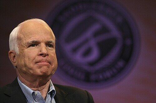 McCain will statt des Duells ein Krisentreffen mit Bush