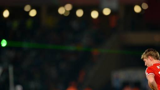 Auch Opfer der Laser-Attacke: Toni Kroos. Auch Opfer der Laser-Attacke: Toni Kroos.