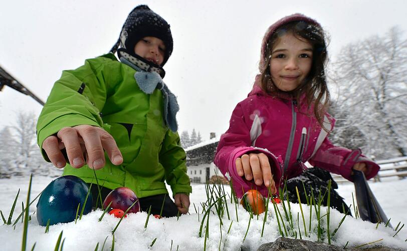 Das Freilichtmuseum veranstaltet am Ostersonntag und Ostermontag traditionell ein Ostereiersuchen fuer Kinder.