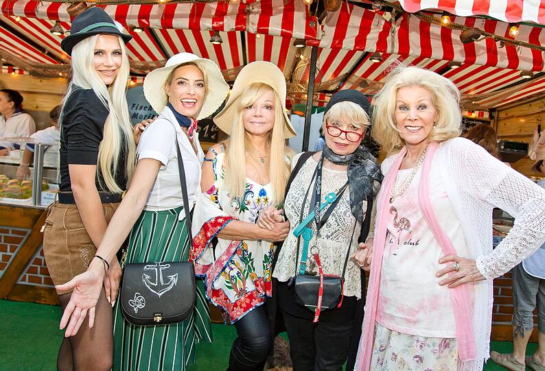 Joana Ogl, Sarah Valentina Winkhaus, Simone Petrov, Ingrid Steeger und Birgit Bergen