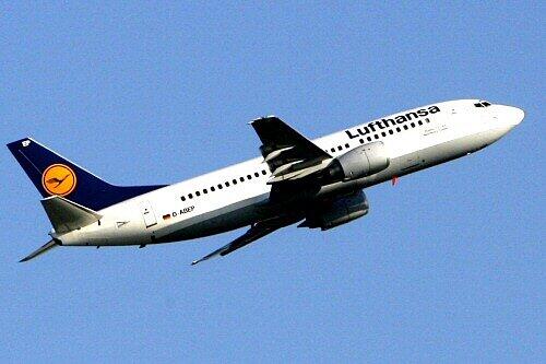 Die Maschine hatte sich auf dem Flug von Bukarest nach München befunden, als Instrumente im Cockpit einen Fehler anzeigten.