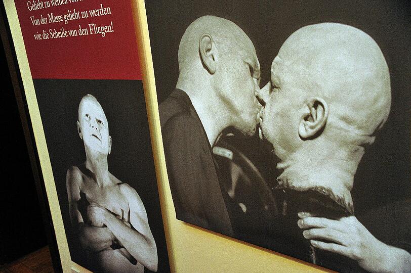 Eine kleine Ausstellung im Münchner Literaturarchiv Monacensia gewährt nun intime Einblicke in das Leben
und die Befindlichkeiten des Darstellers Jörg Hube, der im Sommer 2009 mit 65 Jahren nach schwerer Krankheit gestorben war. Die Bilder