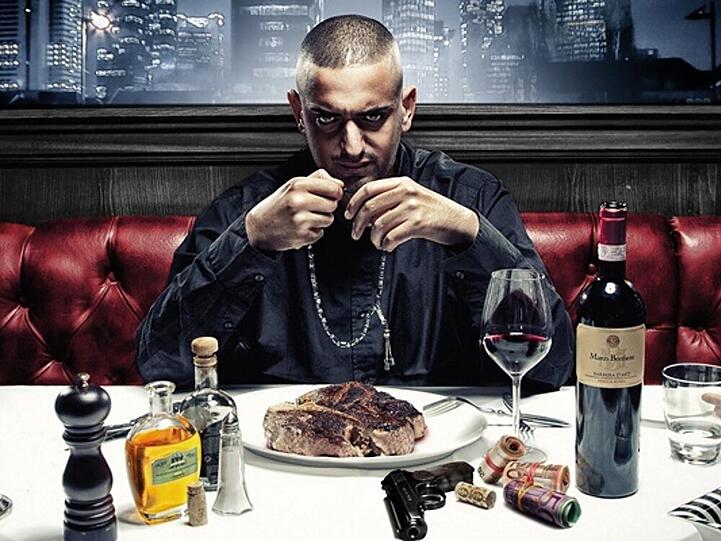 Rapper Haftbefehlt auf dem Cover seines Albums "Blockplatin"