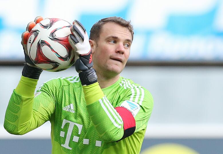 MANUEL NEUER: Erlebte das erwartete Spiel. Wenig bis nichts zu tun - außer ein paar Rückpässen. NOTE 3 (Symbolbild)