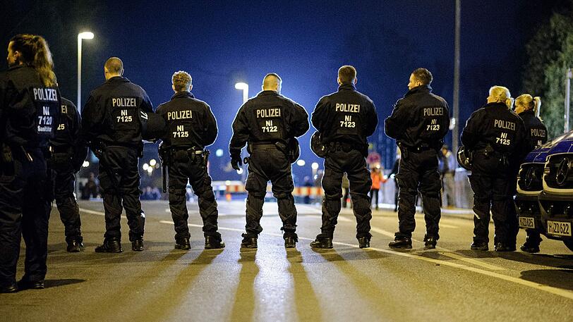 Die Fußballfans müssen sich auf verschärfte Kontrollen einrichten.