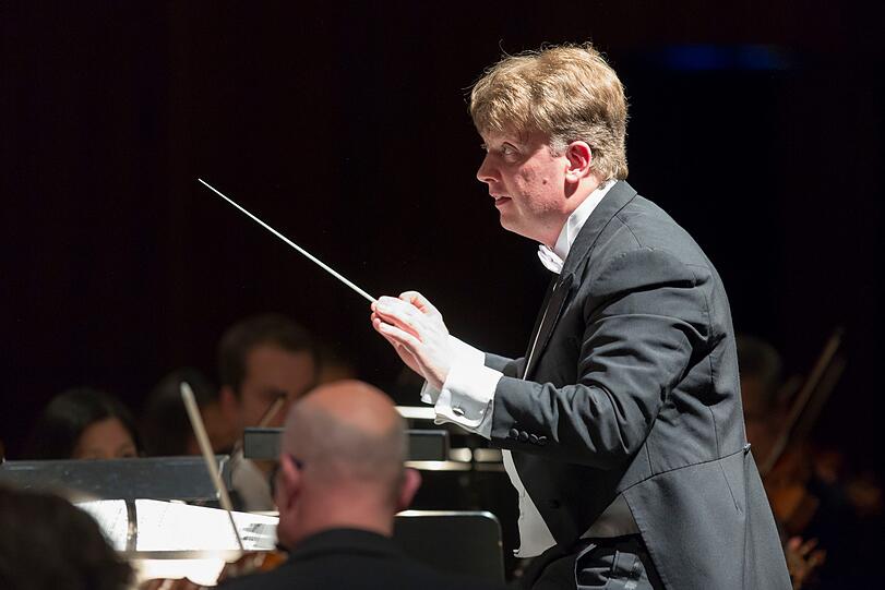 Der Dirigent Matthias Foremny.
