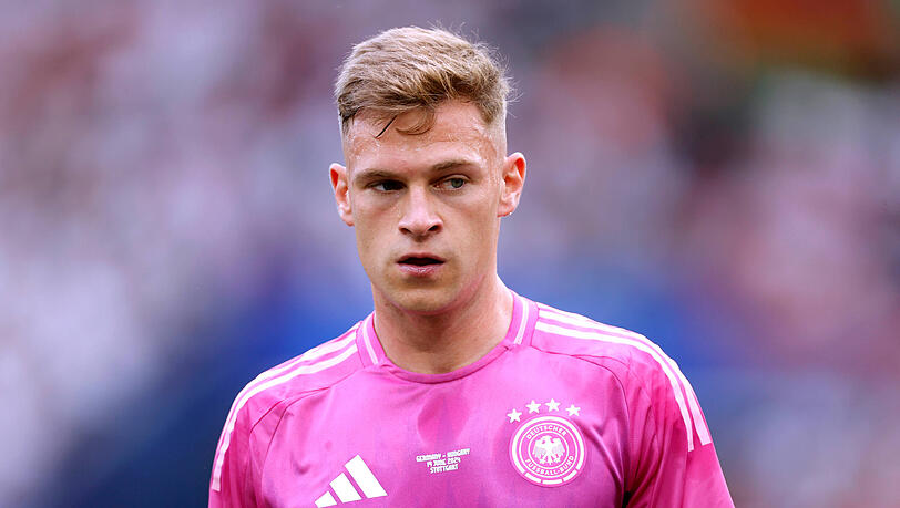 Wie geht es zwischen dem FC Bayern und Joshua Kimmich weiter? Die Zukunft des Mittelfeldspielers ist momentan völlig offen.
