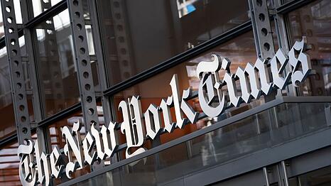 US-Präsident Donald Trump hat eine Milliarden-Klage gegen die renommierte "New York Times" eingereicht - die Zeitung kritisiert das scharf. (Archivbild)
