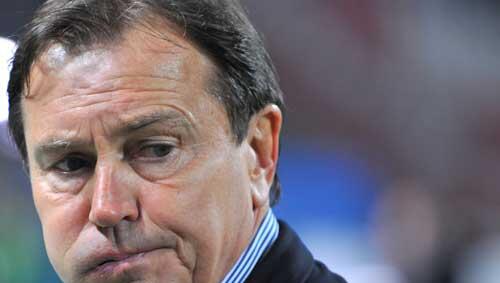 Kurzer Auftritt bei Olympiakos Piräus: Ewald Lienen Kurzer Auftritt bei Olympiakos Piräus: Ewald Lienen