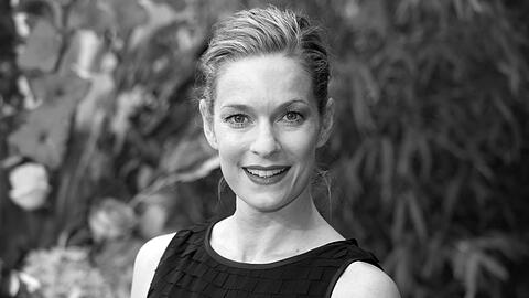 Die Schauspielerin Lisa Martinek starb völlig unerwartet im Alter von 47 Jahren während eines Aufenthalts in Italien, wie der Anwalt der Familie, am Sonntag, den 30. Juni 2019 bestätigte.