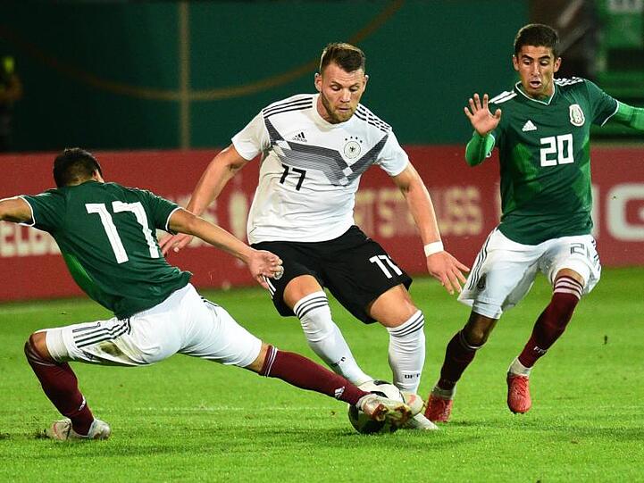 Deutschlands U21-Nationalspieler Eduard Löwen (M) steht unmittelbar vor einem Wechsel zu Hertha BSC. Foto: Nicolas Armer/dpa/Archiv