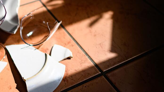 Häusliche Gewalt betrifft in den meisten Fällen Frauen und Mädchen. (Symbolfoto) Häusliche Gewalt betrifft in den meisten Fällen Frauen und Mädchen. (Symbolfoto)