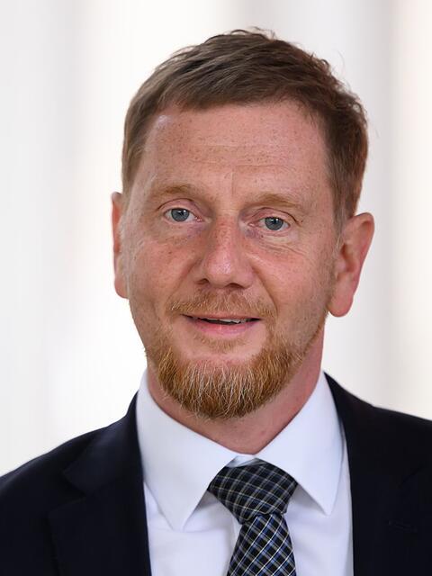 Kretschmer verteidigt die Aussage von Bundeskanzler Friedrich Merz bezüglich der "Probleme im Stadtbild". (Archivbild)