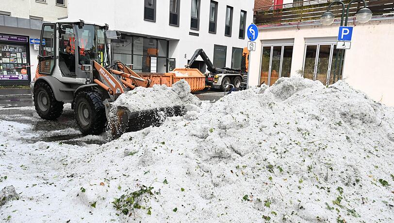Hagel im Hochsommer - wie ist das möglich? (Archivbild) Hagel im Hochsommer - wie ist das möglich? (Archivbild)