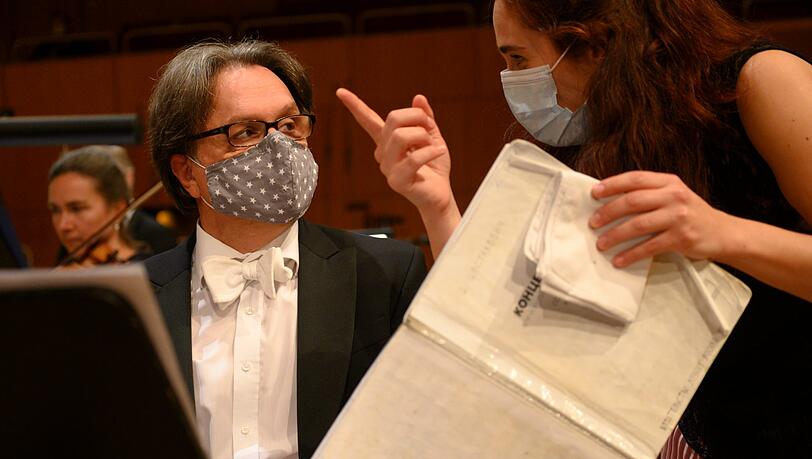 Impressionen vom ersten Konzert der Münchner Philharmoniker nach drei Monaten im Gasteig. Impressionen vom ersten Konzert der Münchner Philharmoniker nach drei Monaten im Gasteig.